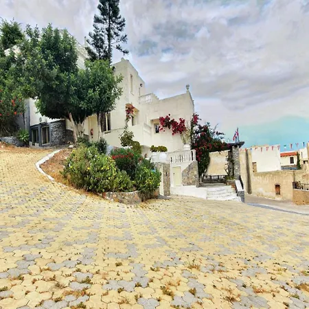 In - Beautiful And Spacious Near Cretan Sea شقة