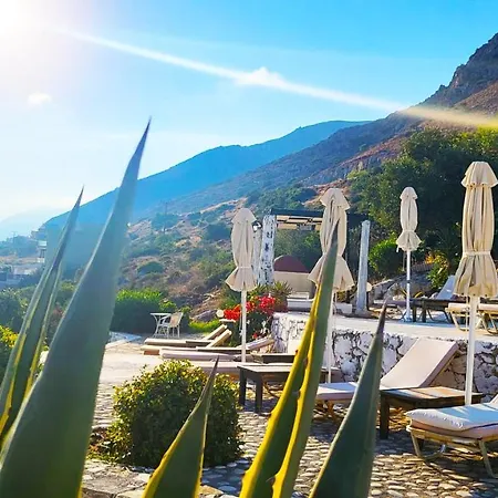 In - Beautiful And Spacious Near Cretan Sea